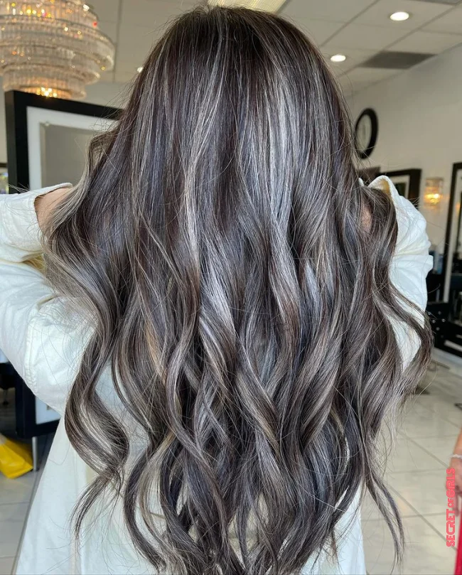 The most natural hair color trend 2022: That makes gray hair relevant now | Gray Blending: This is The Most Natural Hair Color Trend Ever!