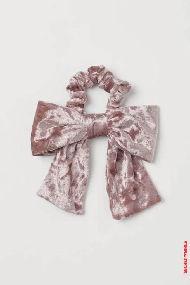 1 - Velvet knot | 8 ultra-trendy hair accessories to have in your collection