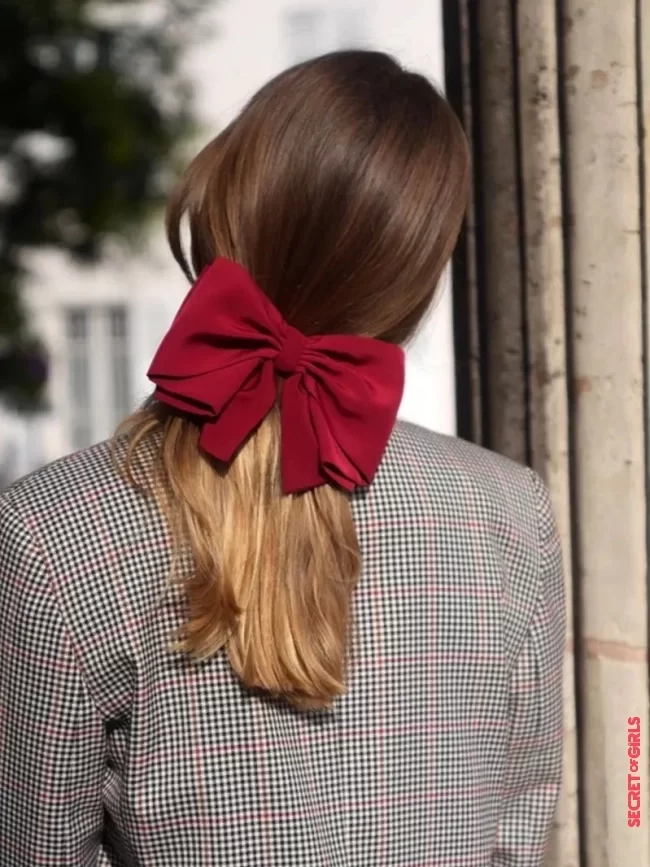1 - Velvet knot | 8 ultra-trendy hair accessories to have in your collection