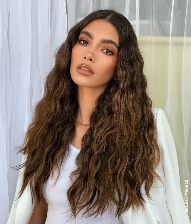Mermaid Waves: This hairstyle trend will replace the Beach Waves in summer 2021 | Beach Waves Are OUT! Mermaid Waves Are The Hairstyle Trend In Summer 2021