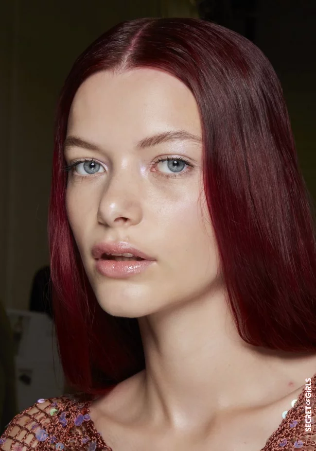 Hairstyle trend in spring 2022: Who does the trend hair color Cherry Red suit? | Cherry Red is The Trend Hair Color in Spring