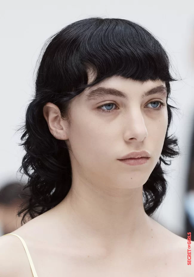 4. Micro-bangs to medium-length hair | Medium Length Hair: These Are The Most Important Hairstyles For Summer 2021