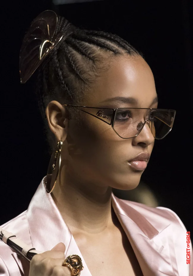Chignon will only become a hairstyle trend in spring 2022 in a sleek, severe version | How The Sleek Chignon Should Be Tied in Spring 2023?