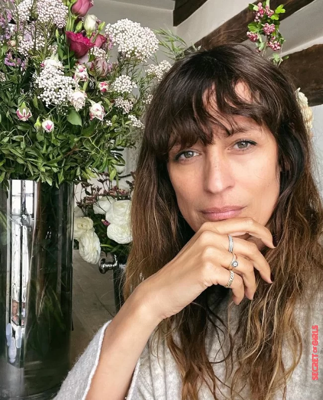 Signature look: Style icon Caroline de Maigret is only known with the French Girl Pony | New Hairstyle? French Girl Bangs Are The Hottest Hairstyle Trend In Summer 2021