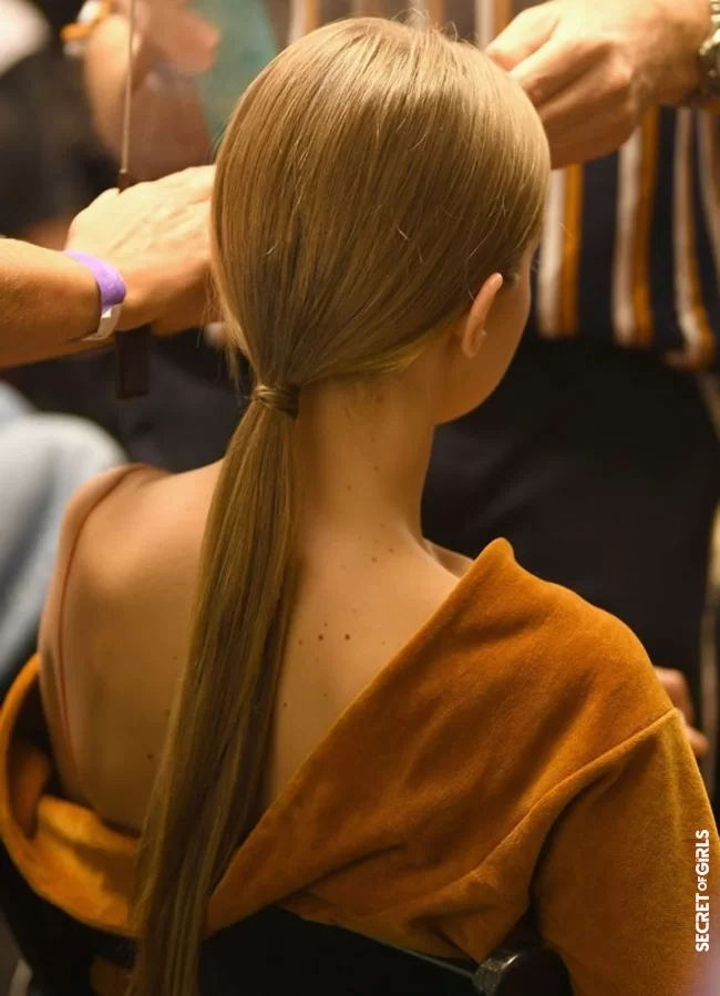 Elegant hairstyles for the office: low ponytail | These hairstyles make you look more elegant (and serious) in an instant