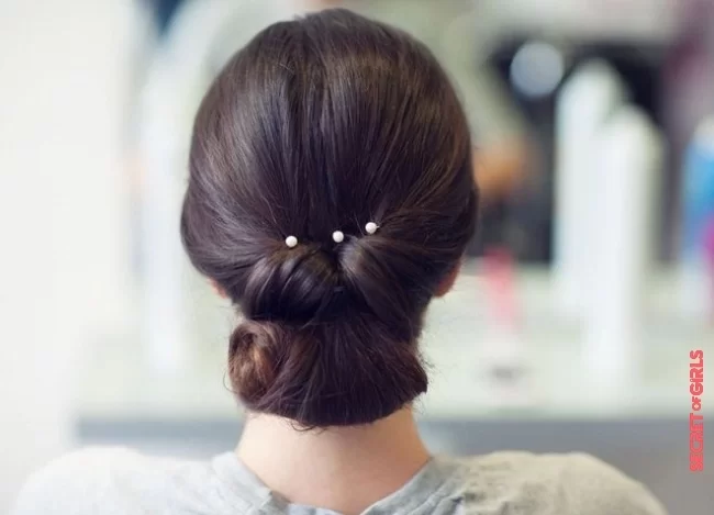 Elegant hairstyles for the office: low bun | These hairstyles make you look more elegant (and serious) in an instant