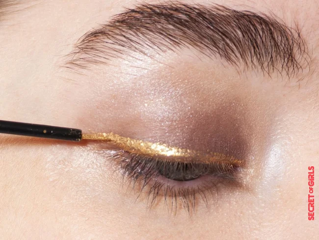 Scope for individuality: fine eyeliner trends from the runway in winter 2021/2022 | Makeup Trend Kitten Eyes: Eyeliner Will Be Drawn In Fine, Effective Lines In Winter 2021/2022