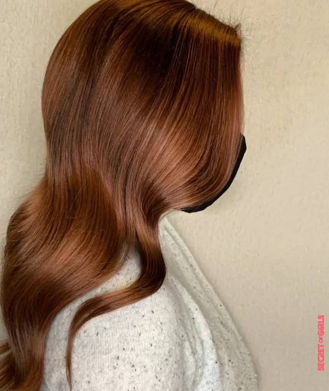 The hair color roasted caramel looks so beautiful and natural as a hairstyle trend in spring 2021: | Hairstyle trend: Brunettes will wear roasted caramel in spring 2021