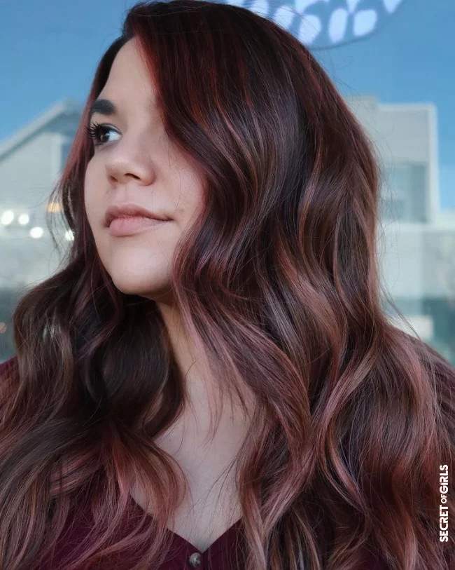 `Strawberry Brunette`: This is how the new hair color succeeds | Strawberry Brunette: This Reddish Brown Shade is The Prettiest Spring Hair Color