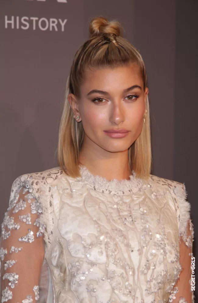 Hailey Baldwin or the minimalist braid | Most Beautiful Celebrity Braids To Be Inspired By For The Summer Of 2021