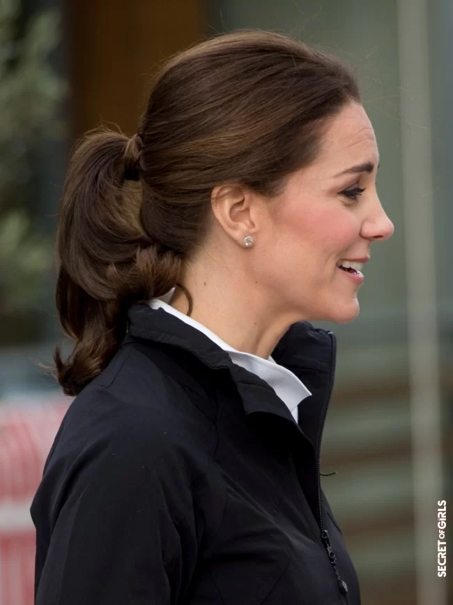 Kate Middleton and the ponytail tied with a lock of hair October 31, 2017 | Kate Middleton, back on her most beautiful hairstyles