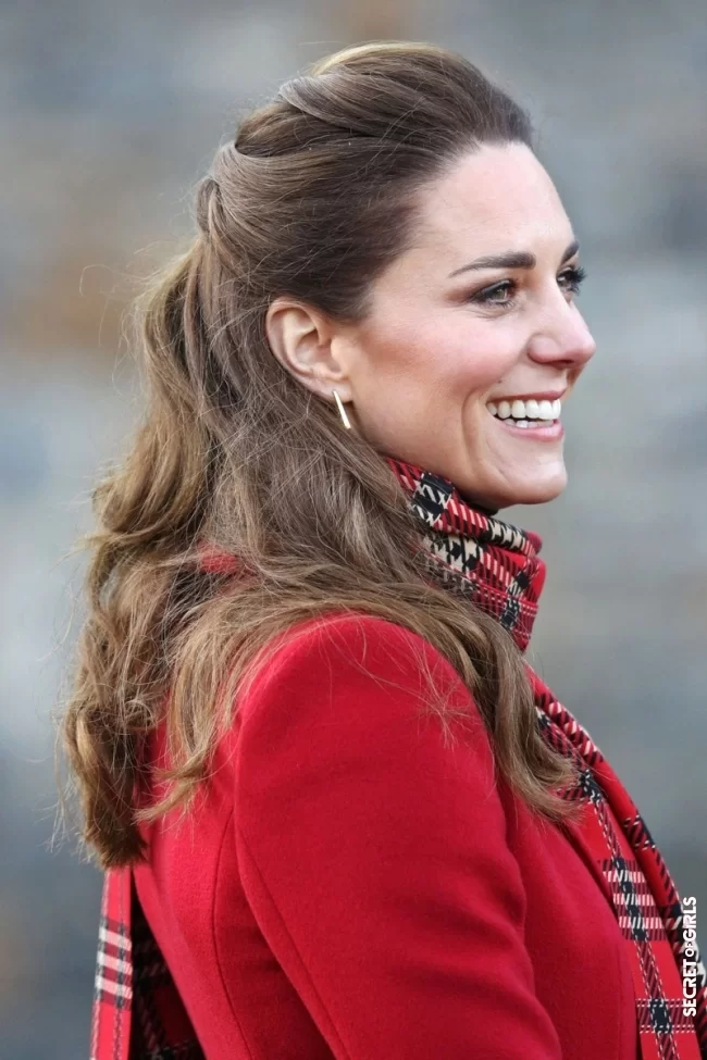 Kate Middleton and her slightly rounded half-ponytail | Kate Middleton, back on her most beautiful hairstyles