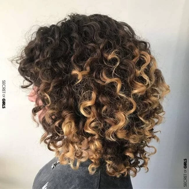 50 Short Curly Hair Ideas to Step Up Your Style Game in 2023