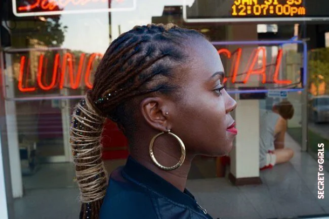 Simple and elegant | Hair Sprinkles: New Ultra Stylish Ornaments For Locs Spotted On TikTok And Instagram!