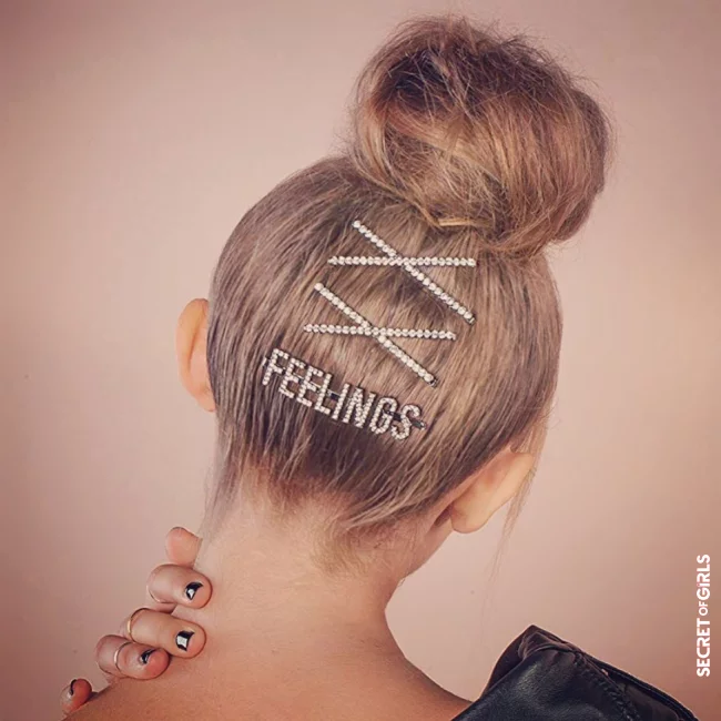 Bun with clip clou | Hair Clip Hairstyles: 11 Looks with The Trend Accessory 2022