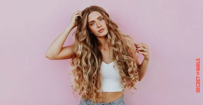 Voluminous curls with extensions | Hairstyles for Narrow Faces: These Looks are The Most Flattering