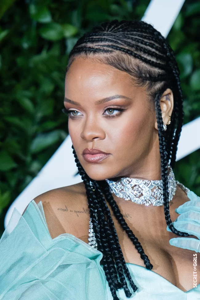 Rihanna shows herself with the trend pony of the hour - and looks completely different with curtain bangs | Rihanna shows herself with the trend pony of the hour - and looks completely different