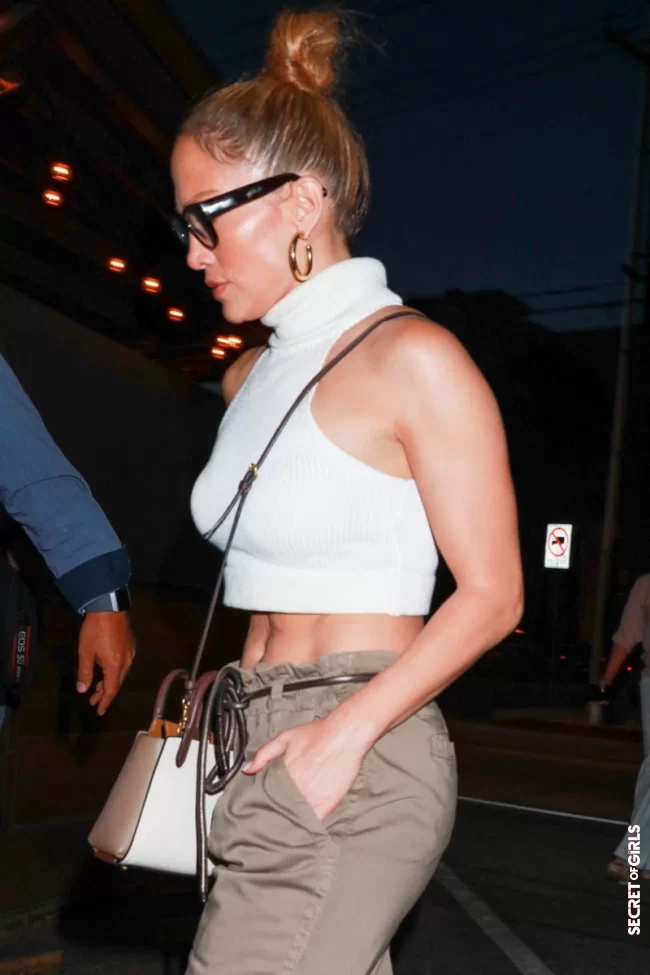 Jennifer Lopez, one of the biggest followers of the high bun in 2021 | Hairstyle: The Trendiest Bun For Summer 2021