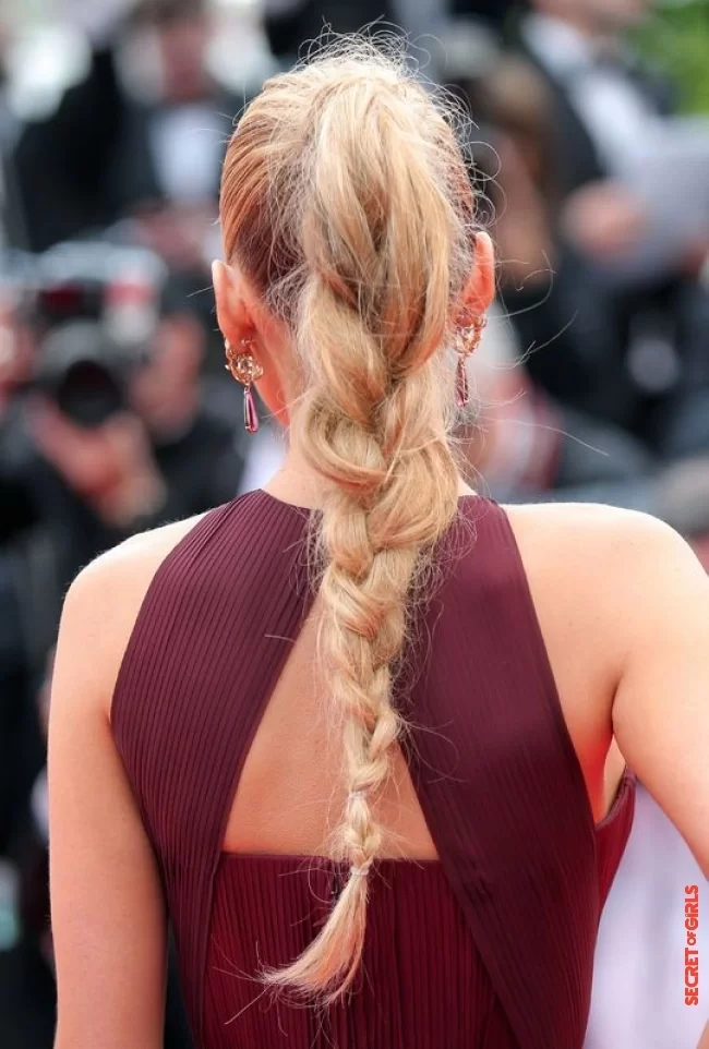 4. Elegant and playful with a high braid | These hairstyles will help with oily hair