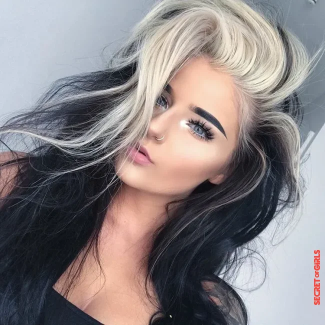 Make Skunk Stripe Hair yourself: It's so easy to achieve the trendy look at home | Skunk Stripe Hair is Trend Hairstyle for Spring 2022 That We Want To Try Immediately!
