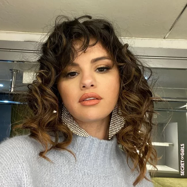 Trendsetter: Selena Gomez showed up a year ago with a curly version of the trendy Shullet hairstyle | Trendy hairstyle: the unusual shullet will be hip in spring 2023