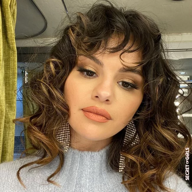 Trendsetter: Selena Gomez showed up a year ago with a curly version of the trendy Shullet hairstyle | Trendy hairstyle: the unusual shullet will be hip in spring 2021