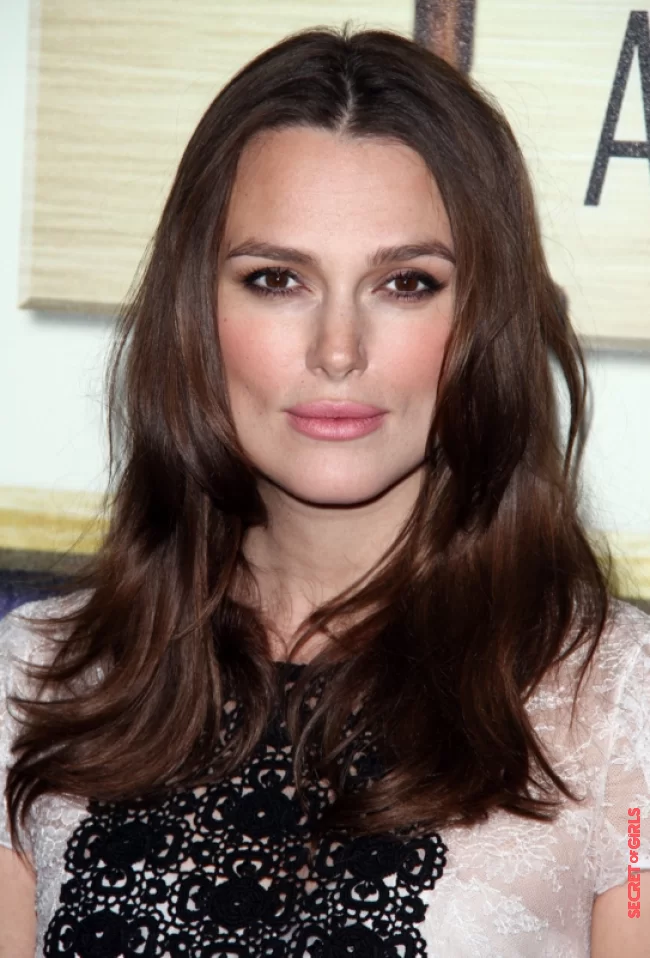 Keira Knightley is her lengths to soften her jawline | Hair coloring: Go for a hair contouring like the stars