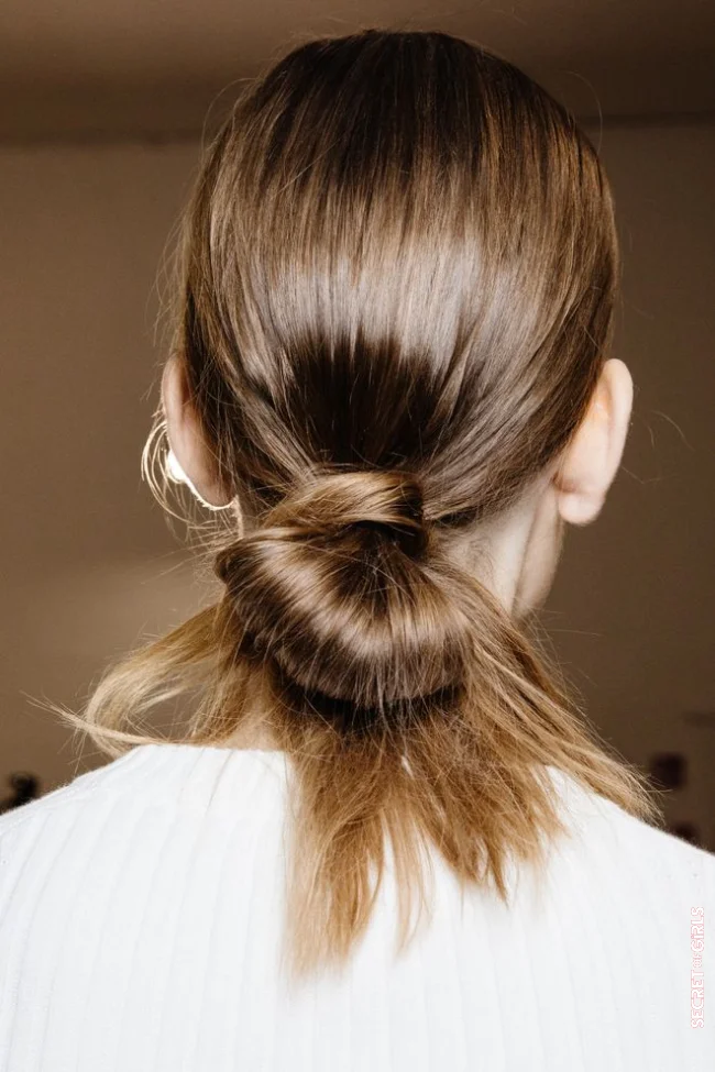 Low knotted bun | Valentine's Day hairstyle: Our Romantic, Chic And Easy Ideas