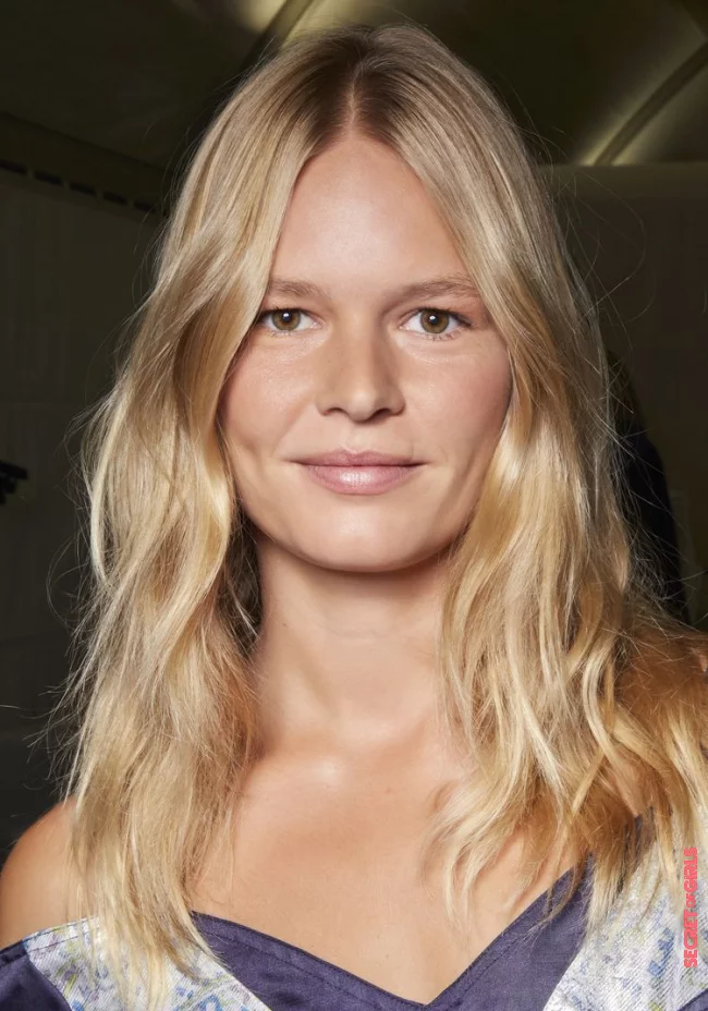 2. Honey Blonde | Hair Color Trends 2023: We Wear Blonde in These Nuances in Spring