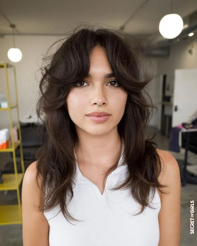 Shag mid long | 35 Hairstyle Ideas For A Round Face And Thick Hair