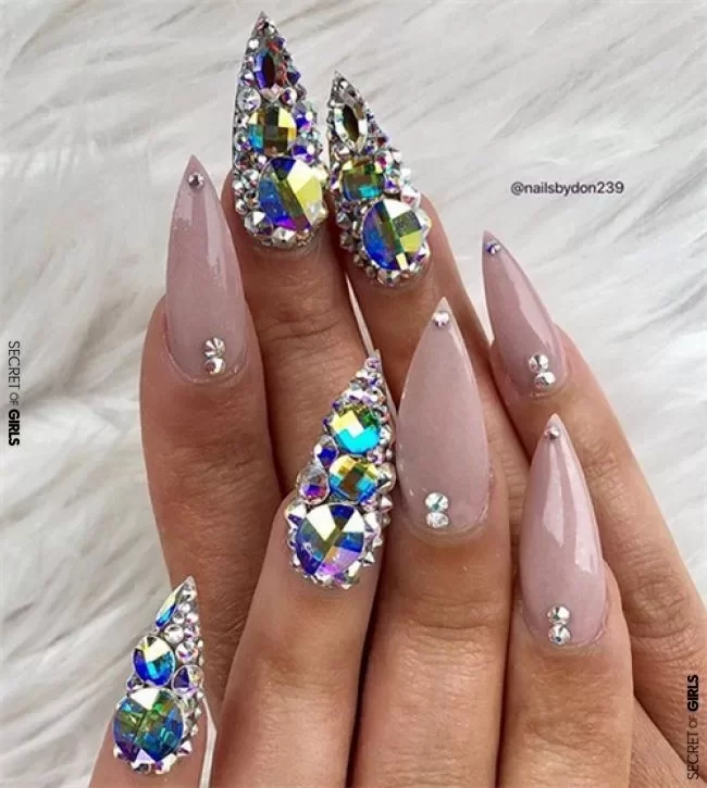Gorgeous Acrylic Stiletto Nails Design In Summer