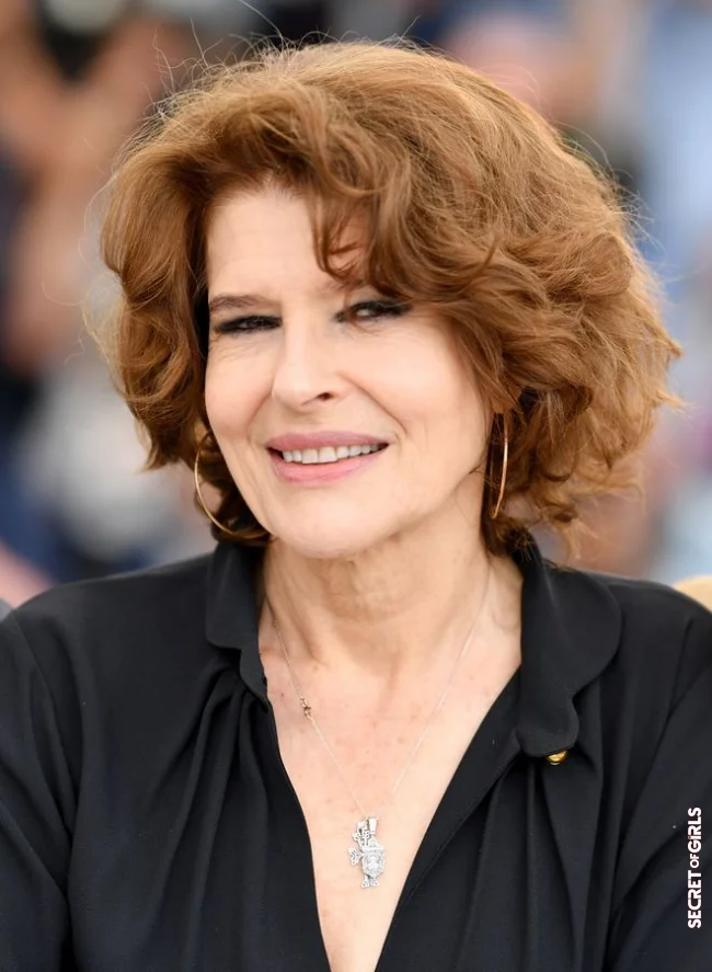 Fanny Ardant's fuzzy square | Mid-Length Hair For Women After 60 Years Old: What Hairstyle To Adopt?
