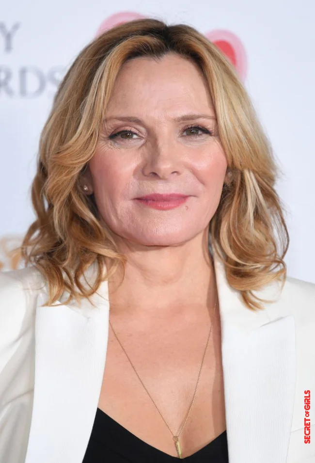 Kim Cattrall's mid-length blurred bob | Mid-Length Hair For Women After 60 Years Old: What Hairstyle To Adopt?