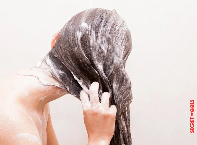 1. Wash hair carefully | Untangle Matted Hair: What To Do To Gently Loosen Knotted Strands and Avoid Knots in The Hair?