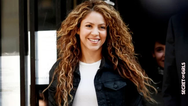 Extreme change: Shakira now wears her hair in this bold color | Brave! Shakira now wears her hair this stark color