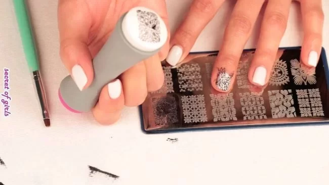 11 Types of Nail Art Techniques