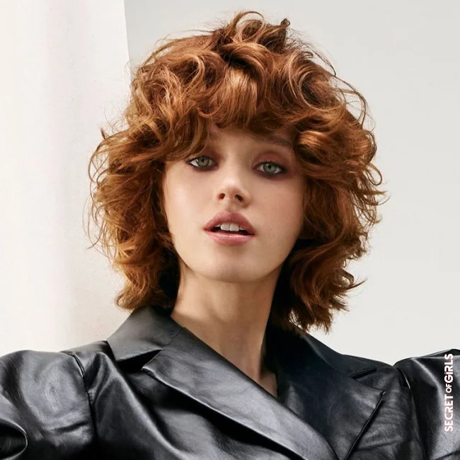 Curly ball cut by Camille Albane | Hair Trends 2023: The Must Haircuts For Fall-Winter