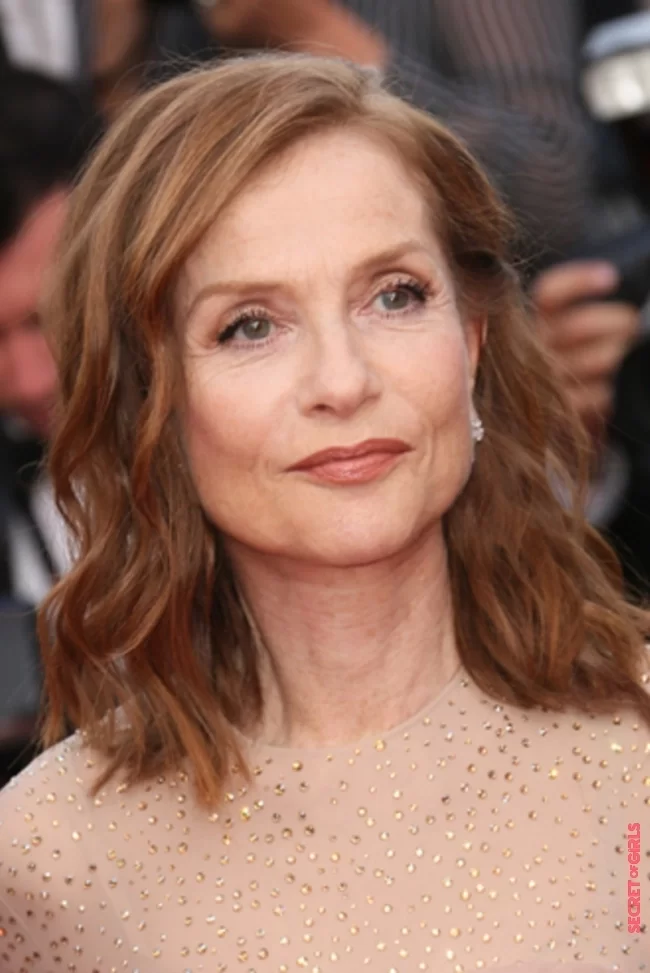 Isabelle Huppert's ash red | Fall for the "copper hair", the new trendy hair color this winter
