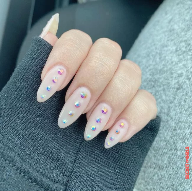 Diamond Nails: The nail trend from `Euphoria` will ensure glittering moments in spring 2022 | Nail Trend 2022: How to Achieve Sparkling Diamond Nails?