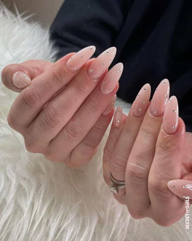 Diamond Nails: The nail trend from `Euphoria` will ensure glittering moments in spring 2022 | Nail Trend 2023: How to Achieve Sparkling Diamond Nails?