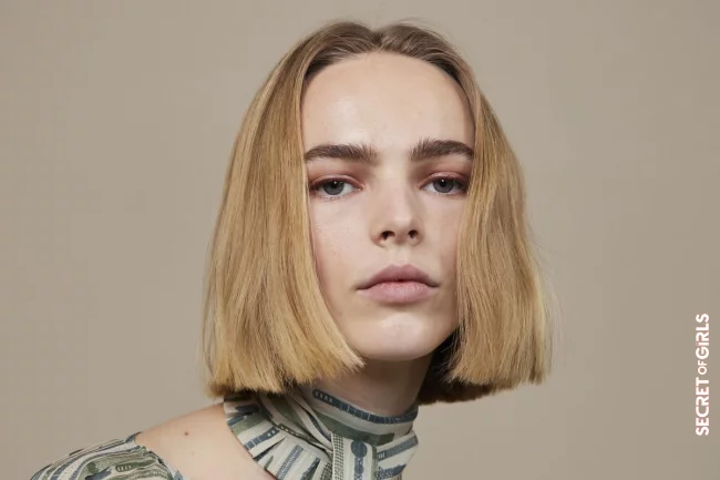 Middle Parting, Stays Chic and Trendy - Hairstyle Trend 2022
