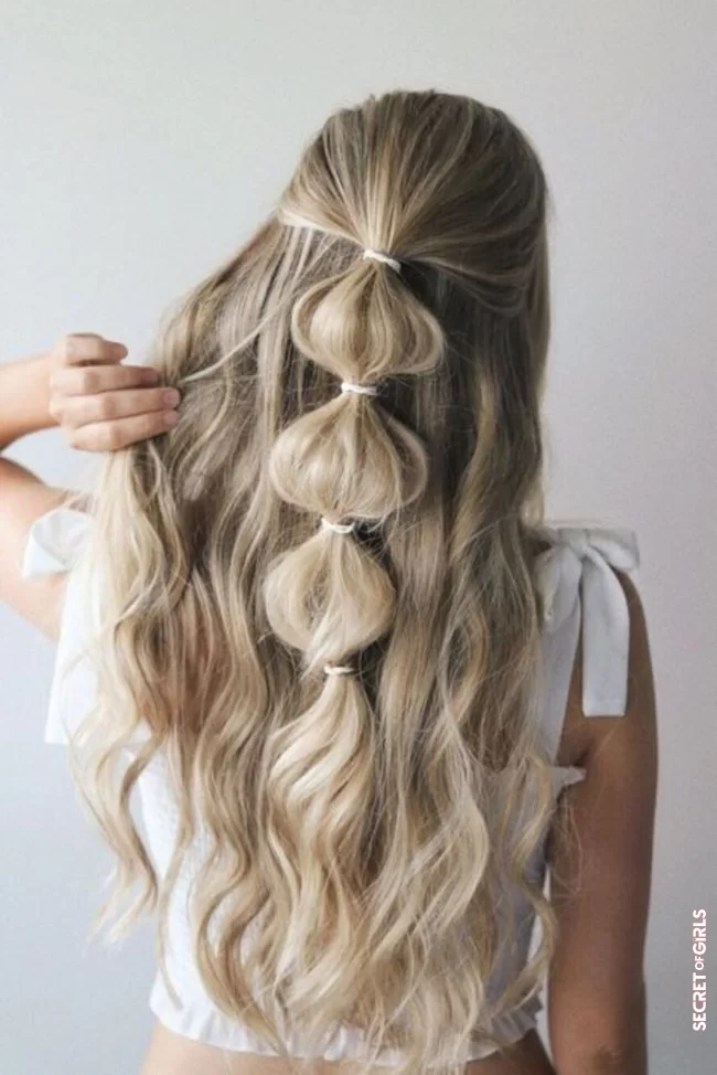 Half a tail | Bubble Braid: How To Pimp This Trendy Hairstyle According To Pinterest