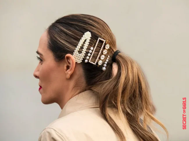 Hair clips to the pigtail | These 5 Hairstyles Are Really Hot In Winter 2023