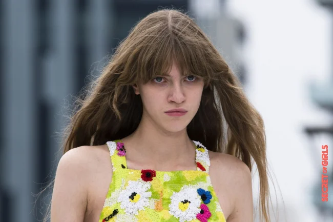 New Curtain Bangs?! Strong Fringe Is The New Hairstyle Trend For 2023