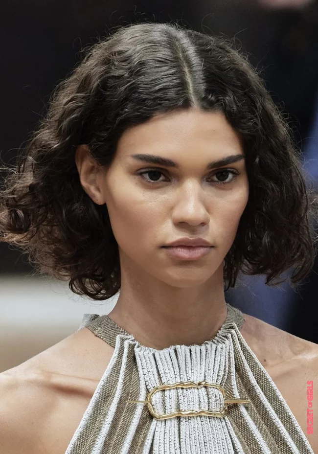 Short Natural Hair: This is how the hairstyle trend succeeds perfectly and in no time at all | Short Natural Hair is Uncomplicated Hairstyle Trend for Spring 2023