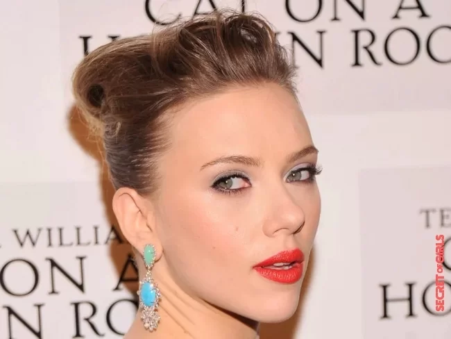 Scarlette Johansson - Towered high | Hairstyles for re-styling