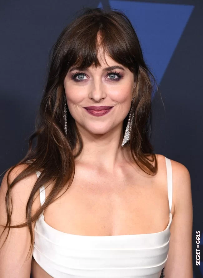 Dakota Johnson | Curtain bangs: 10 stars show how we are now styling the pony trend