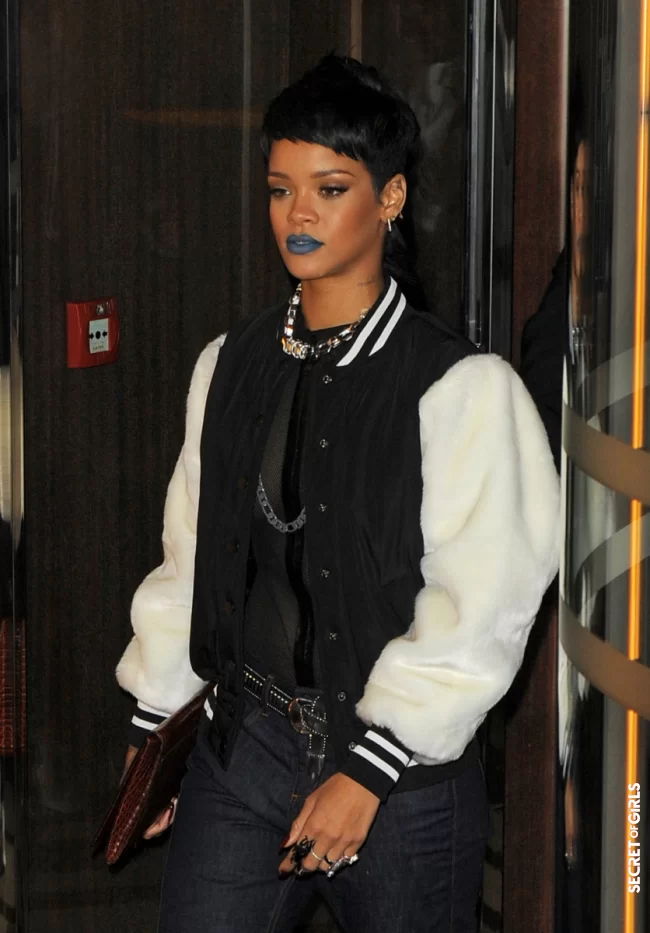 Back to the short, and to the ultra boyish look during a London outing in 2013 | Rihanna's All Hairstyles So Far - Discover Rihanna's Hair Evolution