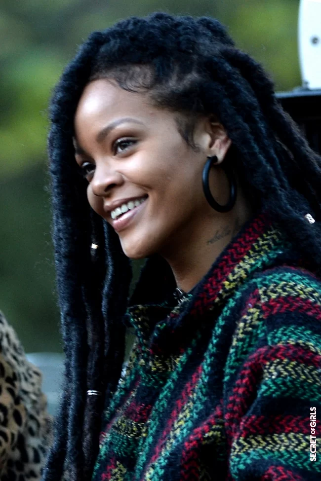 Rihanna adopts dreadlocks for `Ocean's Eight` movie in 2016 | Rihanna's All Hairstyles So Far - Discover Rihanna's Hair Evolution