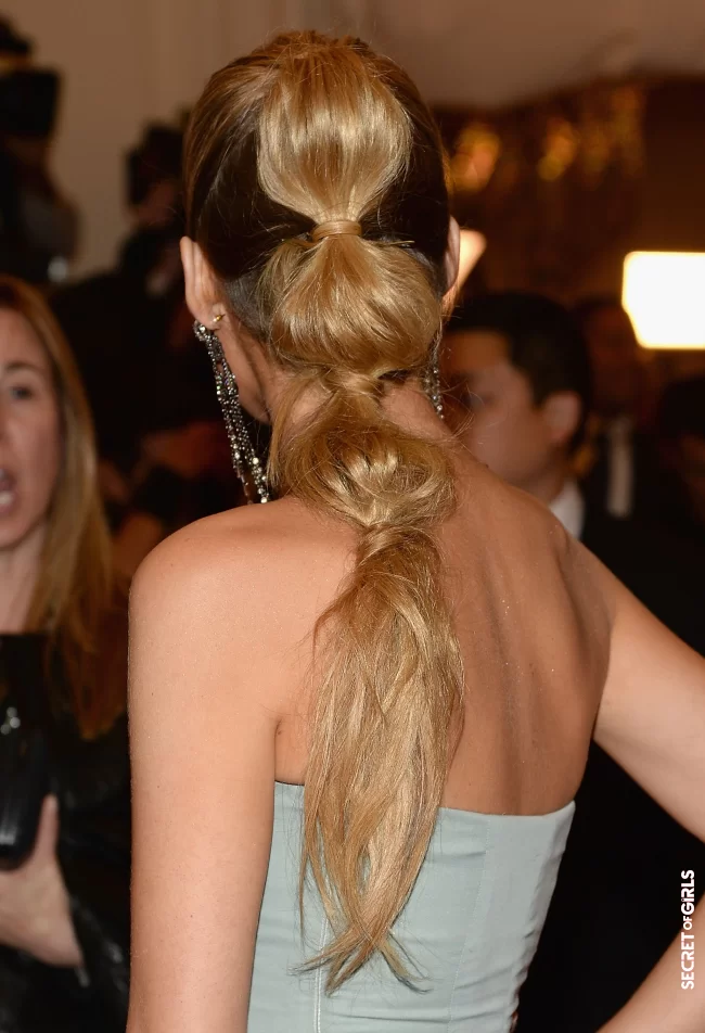 Candy ponytail | 30 Ultra Stylish Ways To Wear A Ponytail This Summer